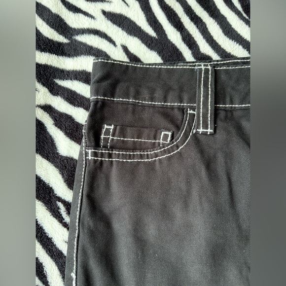 NWT Divided By H&M Woman’s 2 Black Denim Mimi Skirt With White Stitching - Picture 3 of 7